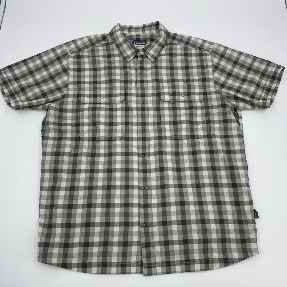 Patagonia Mens L Plaid Short Sleeve Button‎ Up Shirt Outdoor Casual Travel